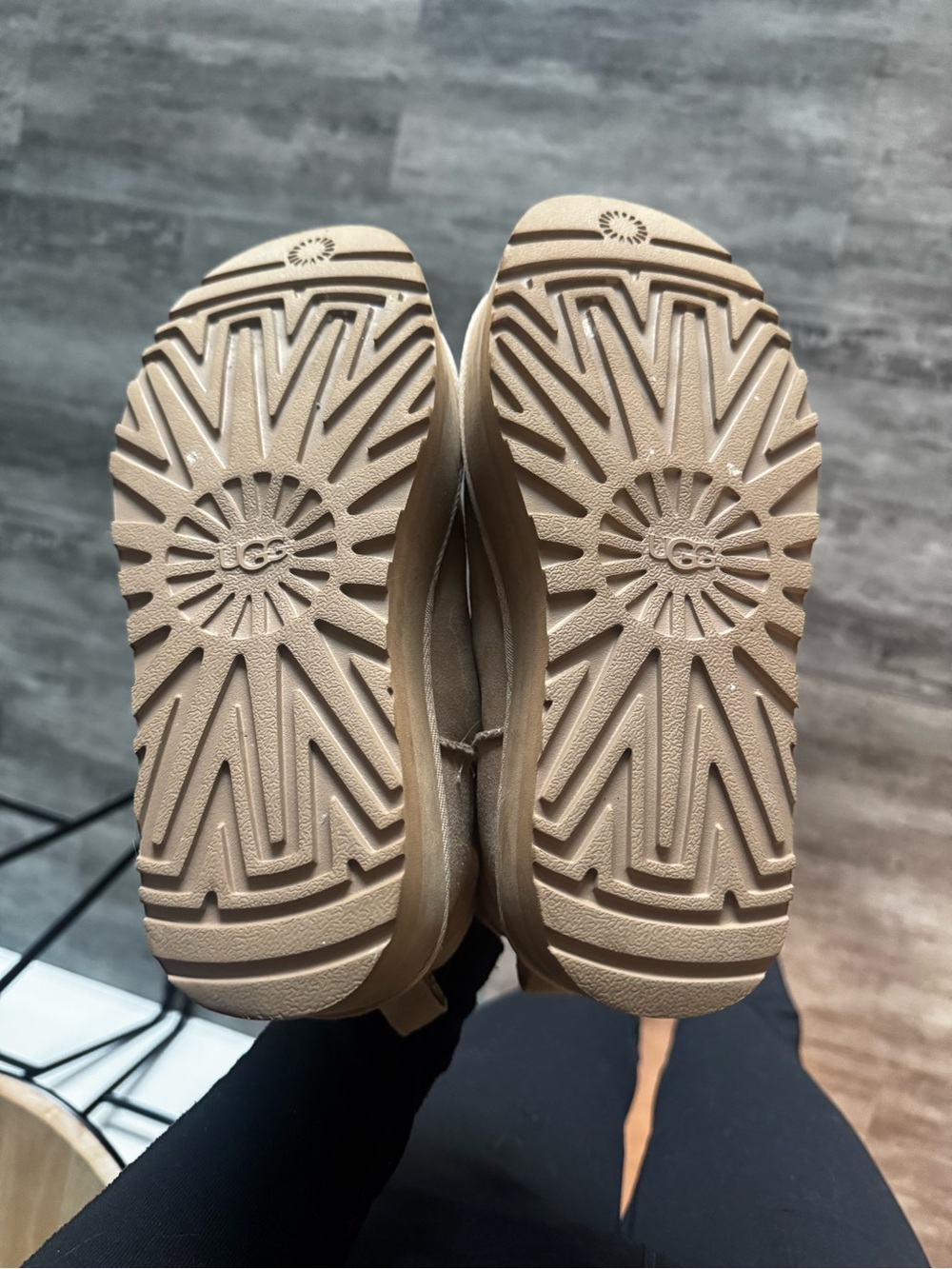 UGG mini platform - Picture 3 of 3